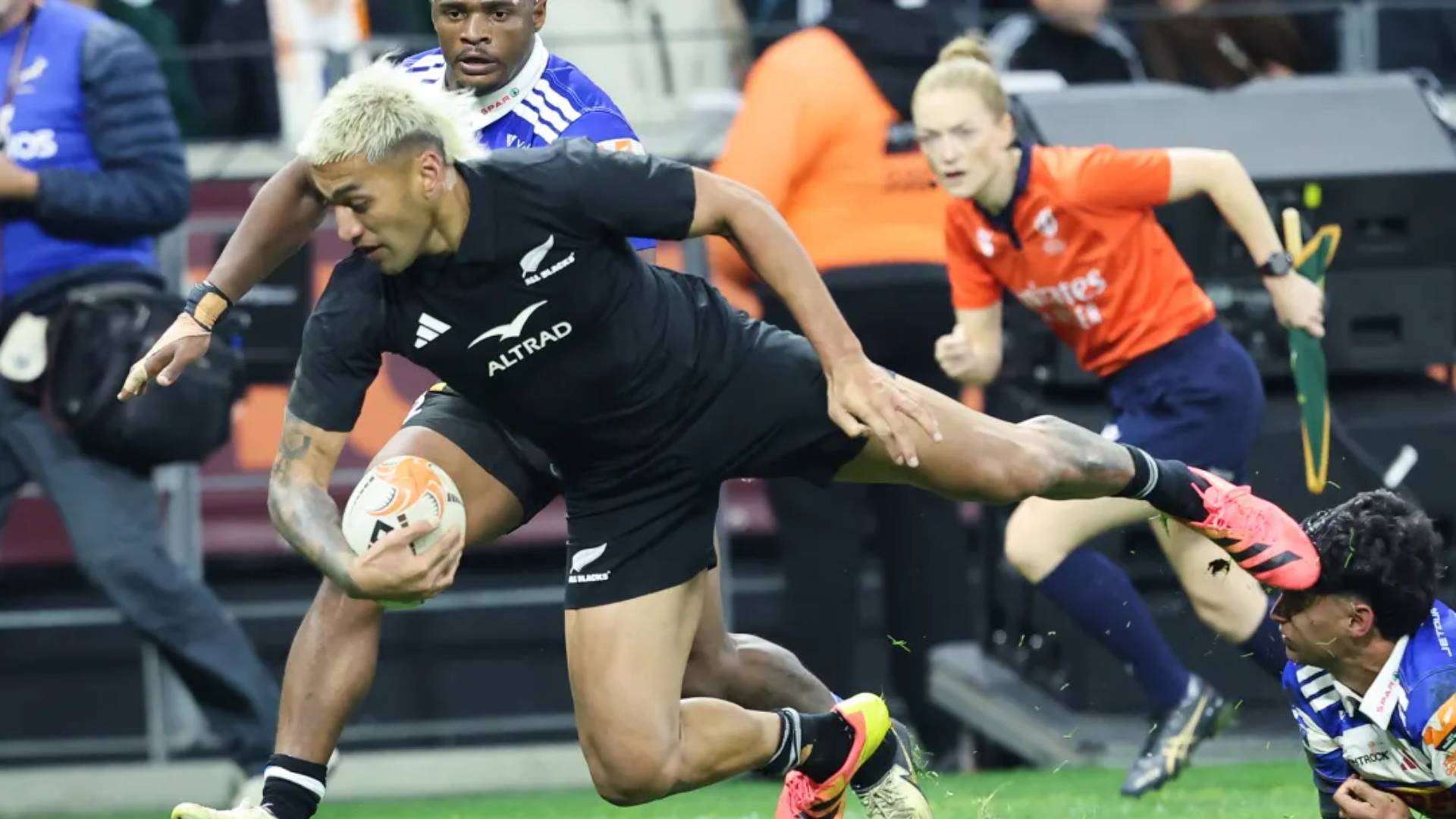 All Blacks run in four late tries to beat Stormers 38-21