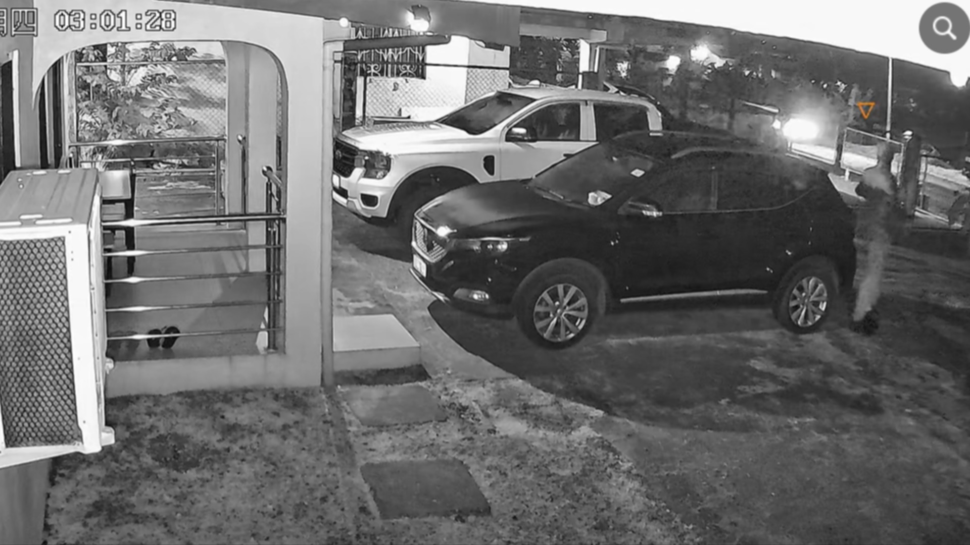 CCTV captures attempted vehicle break-in at Bayview Heights