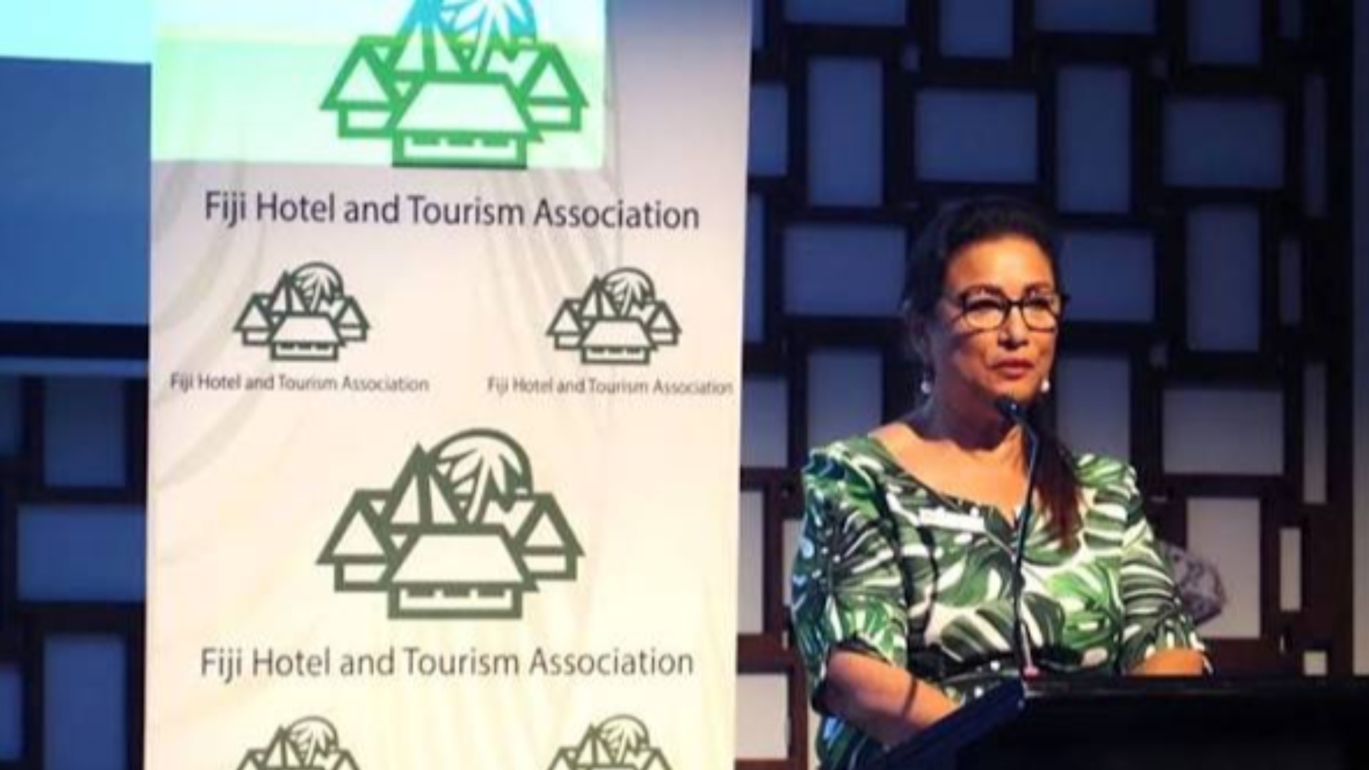Govt and tourism industry to meet over 5% Tourism Services Tax this afternoon