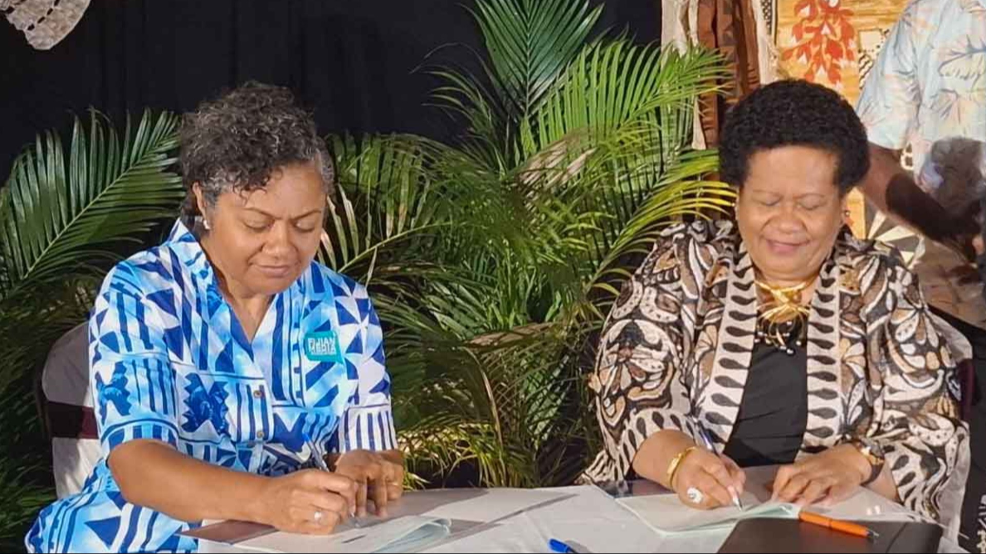 FMA signs MOU with FNU to establish Pacific Centre for Communications and Journalism