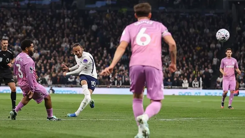 Tottenham beat Coventry 3-1 for first Premier League win of the season