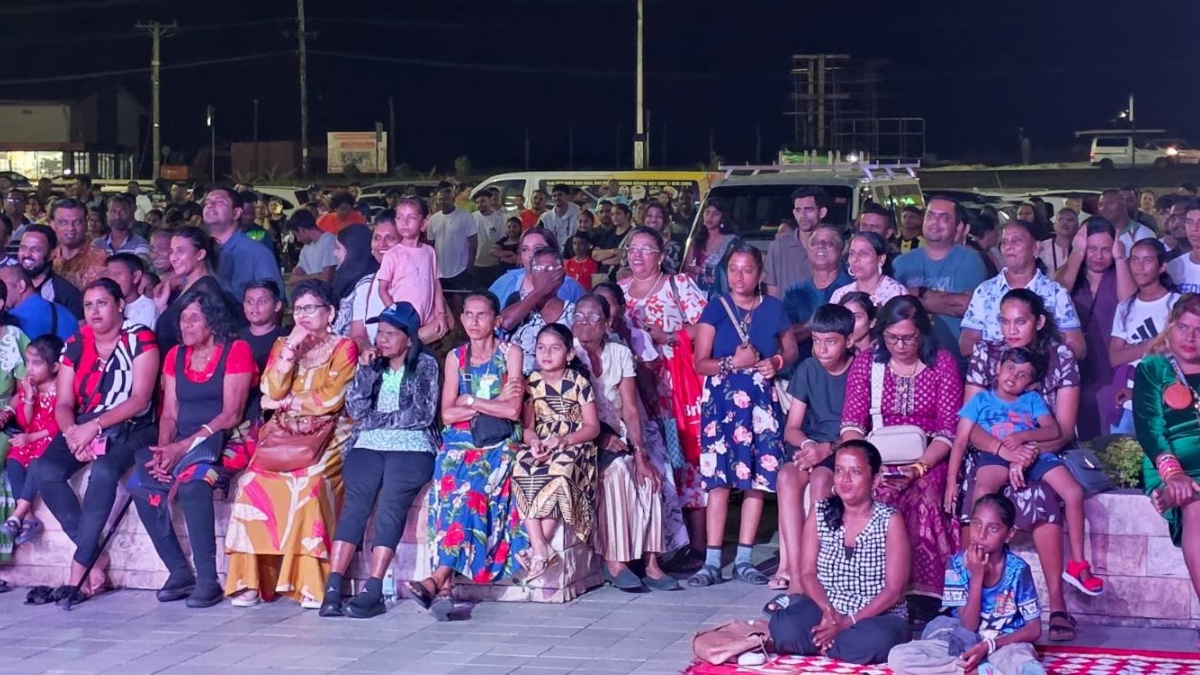 Hundreds come together as Navtarang/Sargam Diwali Dhamaka Show wraps up in style
