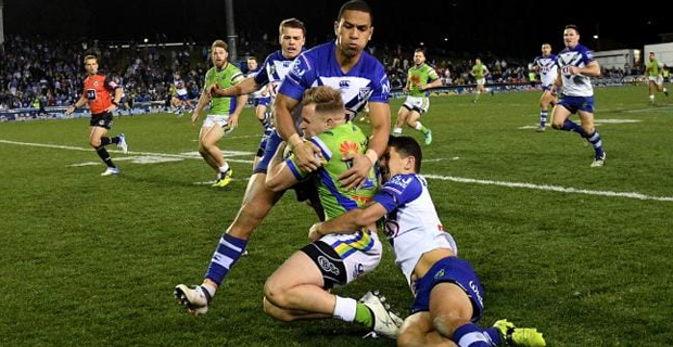 Canberra Raiders beat Canterbury Bankstown Bulldogs 32-28