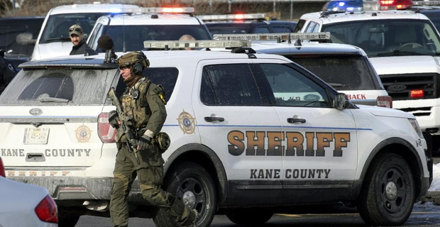 Four police officers wounded in Illinois shooting