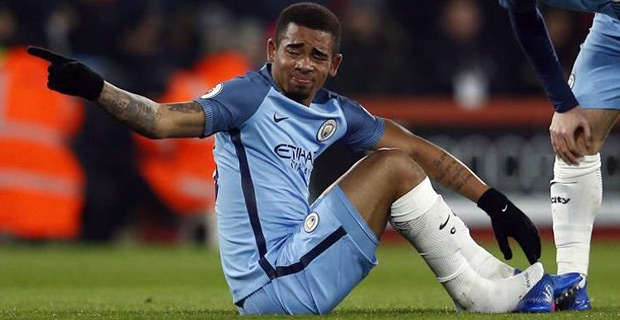 Jesus out with knee injury