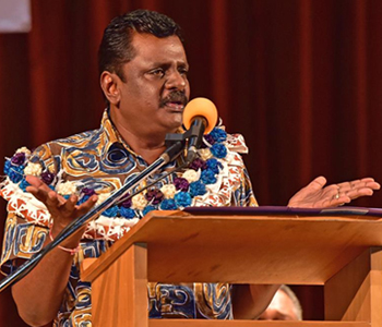 Rewards for people taking photos and videos of people littering