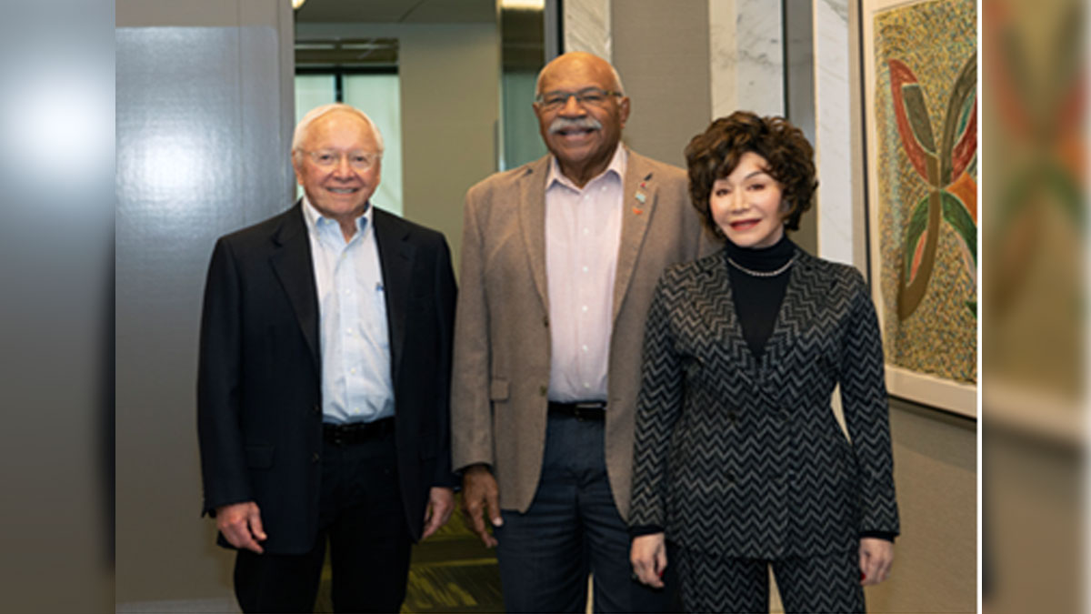 PM meets with FIJI Water owners