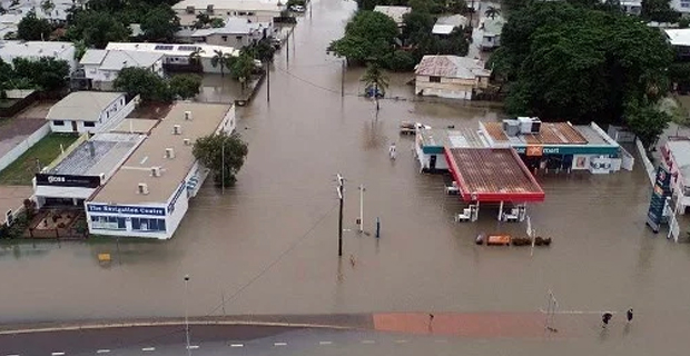2 dead in Australia floods in Townsville, Australia