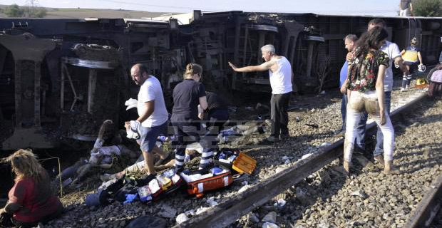 Train accident in Turkey leaves 10 dead and more than 70 people injured