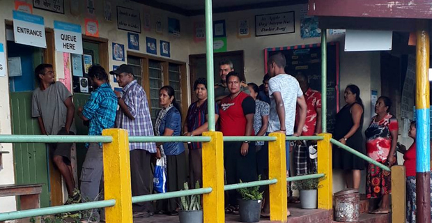 Voters of the 22 Polling Venues where voting was adjourned on Wednesday lined up to cast vote
