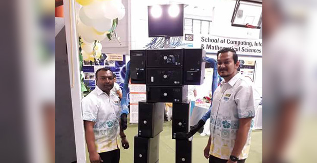 USP teaching assistant makes robot out of old computer parts