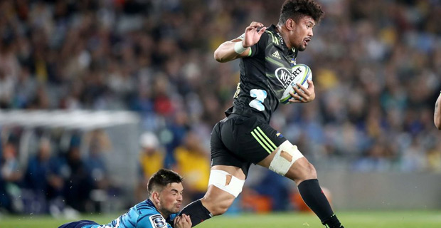 Hurricanes loose forward praises Savea's versatility playing on the wing 