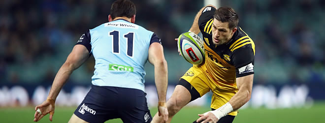 Hurricanes demolish Waratahs to earn quarterfinal spot