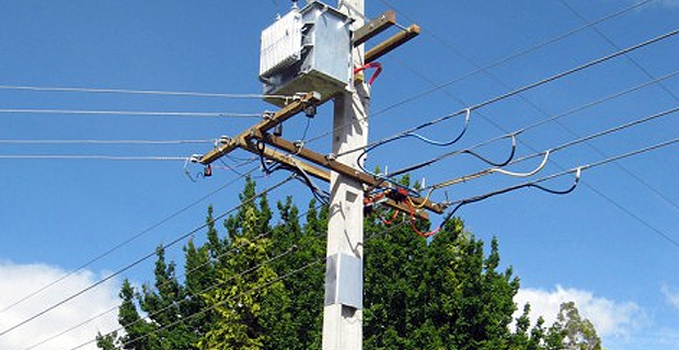 Man suffers electric shock while tying banner to EFL power post
