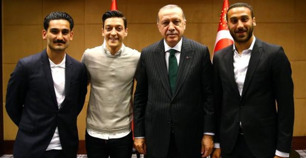 Arsenal midfielder Mesut Ozil quits Germany over racism and disrespect