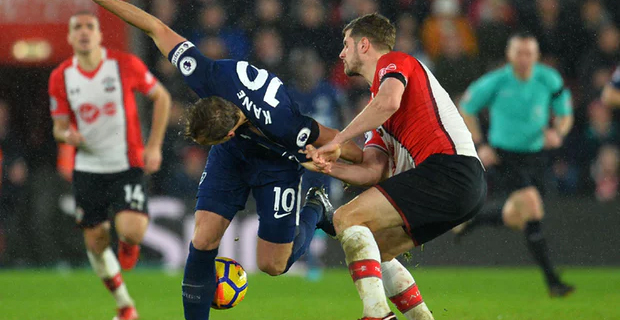 Southampton holds Tottenham in EPL