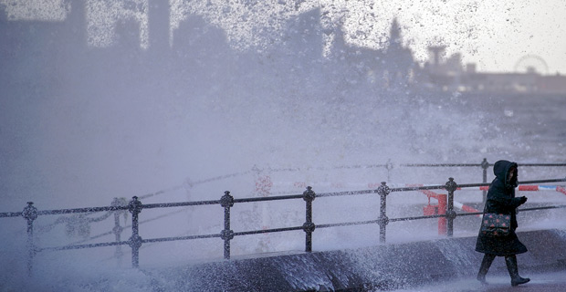 Winter storm in Europe claims 3 lives