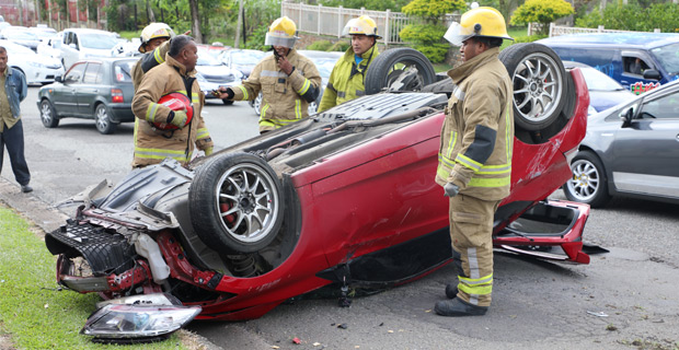 Car veers off road and tumbles along Waimanu Rd 