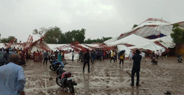 Tent collapses in India and kills at least 14 people