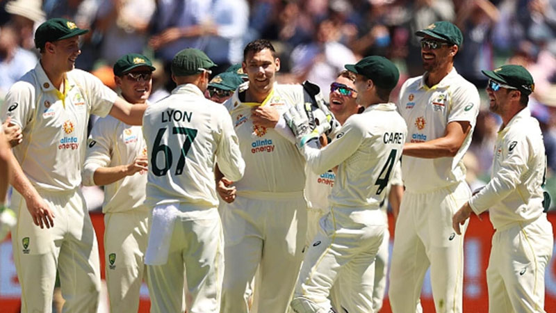 Australia thrash feeble England to retain Ashes at Melbourne