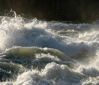 Two men swept away by strong currents in Serua