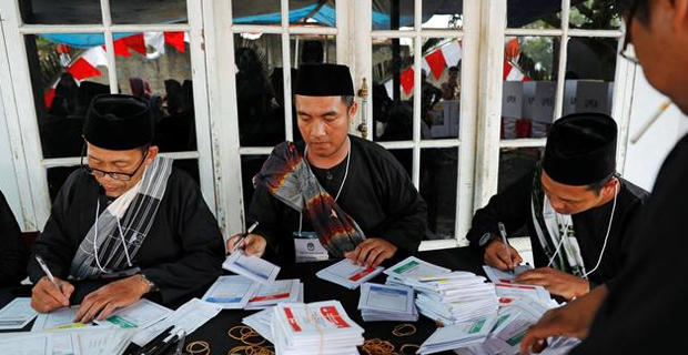 270 election workers die of fatigue-related illnesses