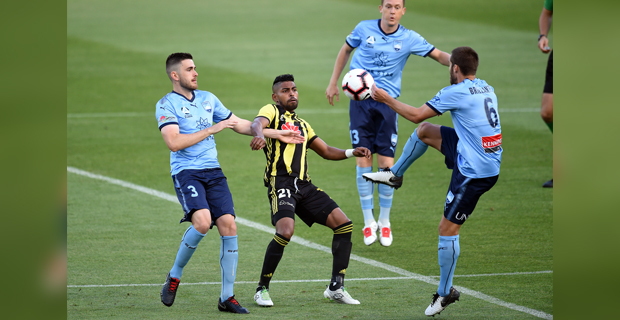 Wellington Phoenix suffer first defeat in 60 days