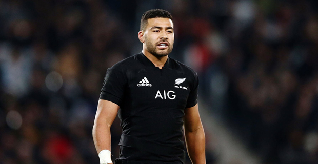 Mo'unga re-signs with All Blacks and Crusaders
