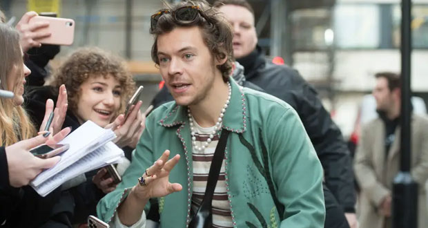 Harry Styles allegedly robbed at knifepoint in north London