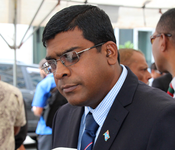 Education Ministry reviews grant allocation to schools