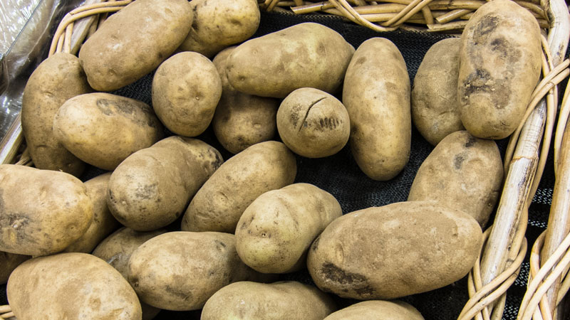Rotten potatoes and onions found in 77% of the supermarkets