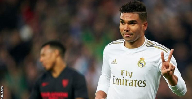 Real Madrid beat Sevilla to go top of La Liga 