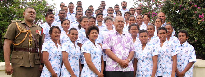 Team to Commonwealth Youth Games present i-Tatau to President Nailatikau