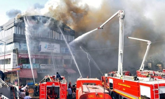 India class fire kills 17 students 