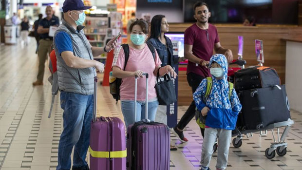 Coronavirus: Australia eyes second flight from Wuhan as evacuees arrive on Christmas Island