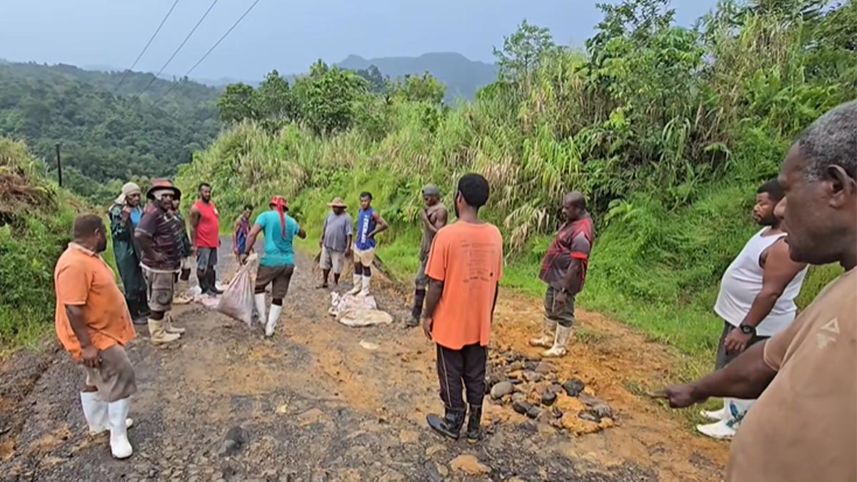Rewasau villagers in Naitasiri step up to repair road amid government inaction