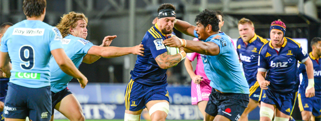 Highlanders survive late Waratahs surge