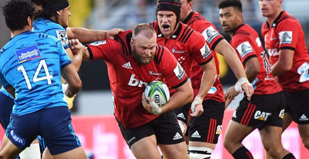 Crusaders prop suffers knee injury