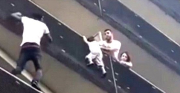 Malian migrant to be made a French citizen after heroic deed 