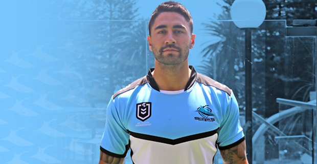  Johnson signs three‑year contract with Sharks