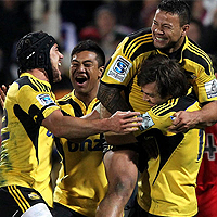 Hurricanes upset Crusaders