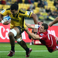 Reds defeat Hurricanes