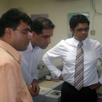 Minister tours garment factory