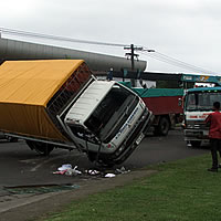 Accidents disrupt traffic