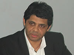 All phone users need to fully register