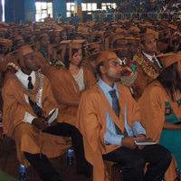 1,200 students graduate from USP