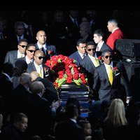 Pop star’s burial site unknown