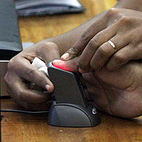 Thousands continue to register at voting centers