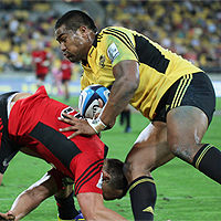 Hurricanes shock Crusaders