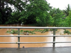 2 washed away by strong currents